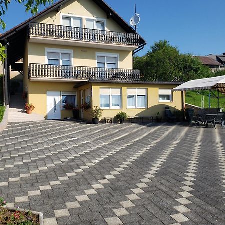 Apartments Mise Ogulin Exteriör bild