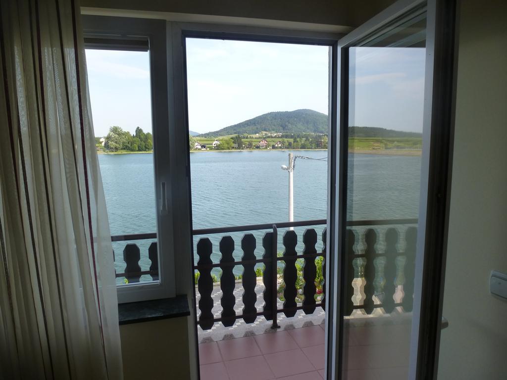 Apartments Mise Ogulin Rum bild