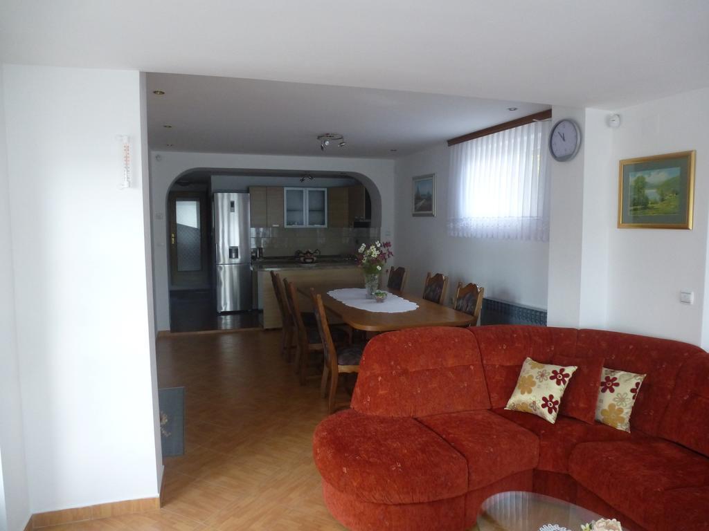 Apartments Mise Ogulin Rum bild