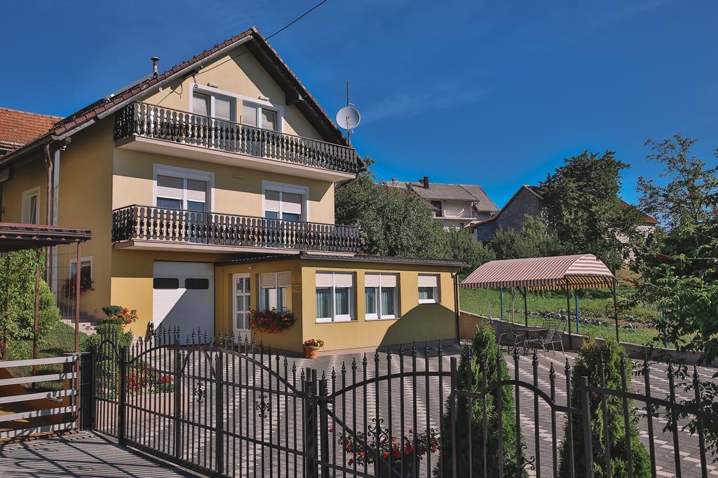 Apartments Mise Ogulin Exteriör bild