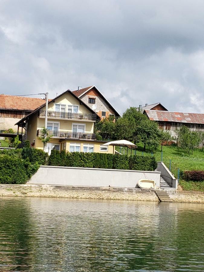 Apartments Mise Ogulin Exteriör bild
